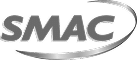 Logo SMAC Gris Métallisé Industriel Design Logo SMAC en gris métallisé sur fond noir, avec une forme arquée argentée en dessous des lettres.